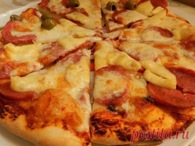 Как приготовить тонкая основа для пиццы  - рецепт, ингридиенты и фотографии