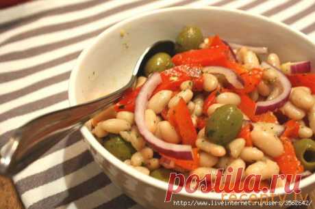 Закуска из белой фасоли с паприкой и оливками