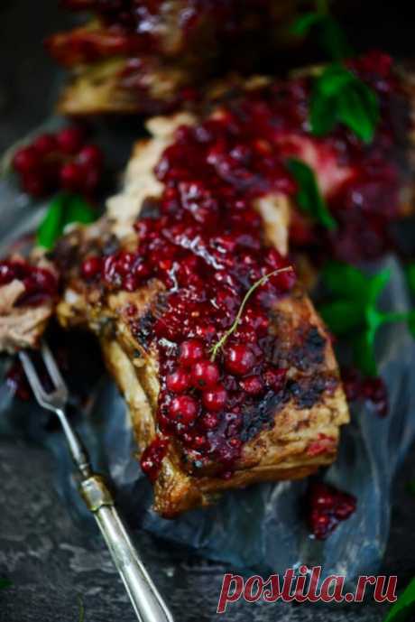 ​Ребрышки барбекю с соусом из красной смородины