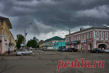 ГУЛЯЯ ПО РУСИ - «Поедем в Углич – вот где Русь настоящая!» И.С. Глазунов..