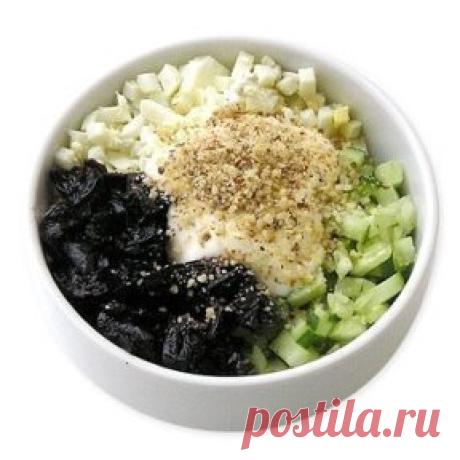 Быстро и вкусно. 6 самых полезных и простых салатов
1. ЭДЕЛЬВЕЙС
Приятное сочетание вкусов.
Cыр, курица, яйцо, помидор, сметана.
2. НЕЖНОСТЬ
Пикантность этому салату придает сладкий чернослив.
Курица, чернослив, яйцо, огурец, грецкий орех, йогурт.
3. НАСЛАЖДЕНИЕ
Курица, ананас, болгарский перец, яблоко
4. ЛЕТНИЙ
Летний вкус зимой и летом.
Огурец, помидор, перец сладкий, сметана, зелень.
5. ФР