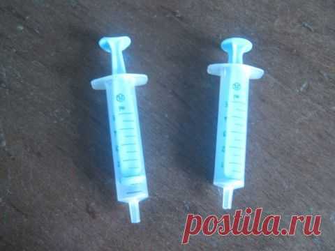 Гидроуровень из трубки и медицинских шприцов