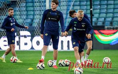 Сборная России по футболу завершит год матчем с командой Чили. Матч пройдет в субботу на стадионе "Фишт" в Сочи