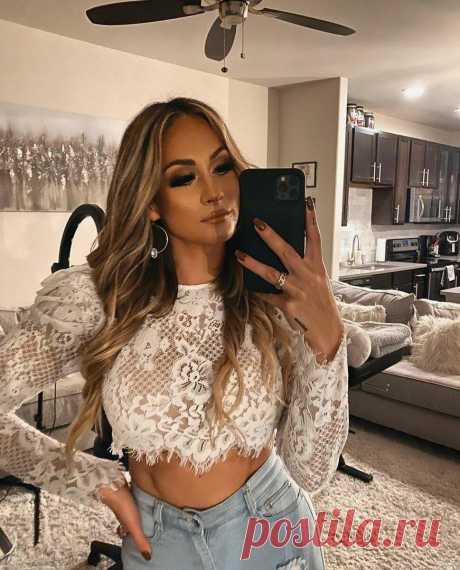 Девушка из Хьюстона как две капли воды похожа на Дженнифер Лопес. Показываю как выглядит бодибилдерша с лицом звезды
В социальных сетях активно обсуждают бодибилдершу очень похожую на Дженнифер Лопес, но которая моложе звезды на 20 лет. Именно об этой девушке и пойдет речь в этой статье. Девушку зовут Дженис Гарай, она живет в Хьюстоне и ей 32 года. Она занимается бодибилдингом и выступает на...
Читай пост далее на сайте. Жми ⏫ссылку выше