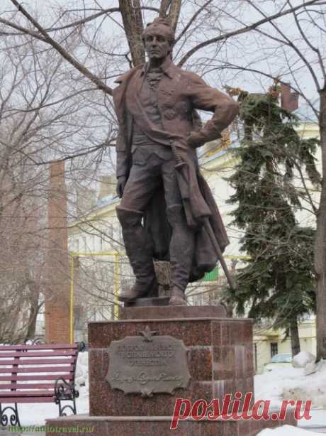 Сегодня день рождения у Александра Васильевича Суворова (1730-1800) — великого русского полководеца, основоположника русской военной теории, кавалера не только всех российских орденов своего времени, но и нескольких иностранных.
• Известен тем, что не проиграл ни одного сражения, включая те, где силы противника значительно превосходили российскую армию по численности.
• Участвовал в более, чем 60 сражениях.
• Был не только великим стратегом, но и справедливым человеком. Ст...