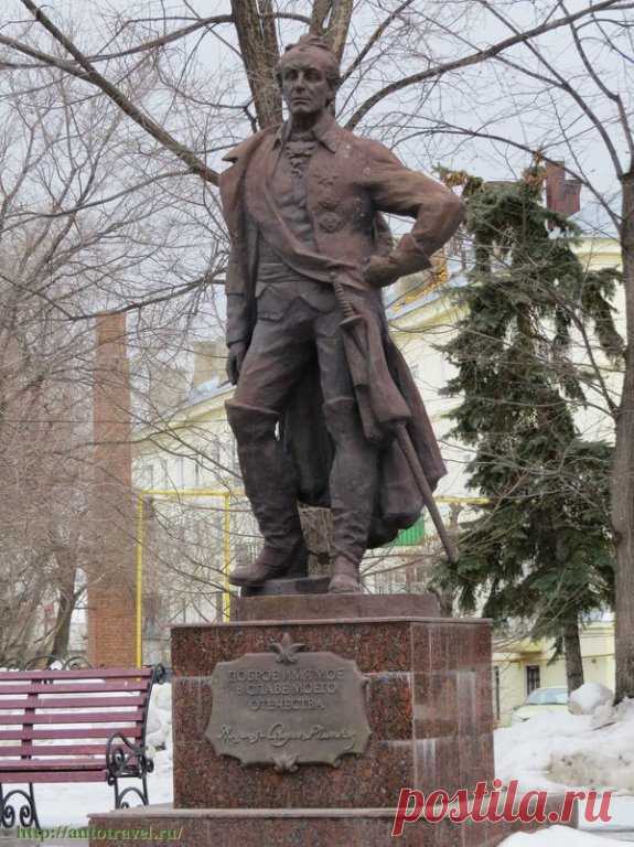 Сегодня день рождения у Александра Васильевича Суворова (1730-1800) — великого русского полководеца, основоположника русской военной теории, кавалера не только всех российских орденов своего времени, но и нескольких иностранных.
• Известен тем, что не проиграл ни одного сражения, включая те, где силы противника значительно превосходили российскую армию по численности.
• Участвовал в более, чем 60 сражениях.
• Был не только великим стратегом, но и справедливым человеком. Ст...