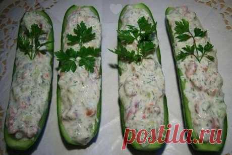Лодочки из свежих огурцов с творожной начинкой рецепт – русская кухня: закуски. «Еда»