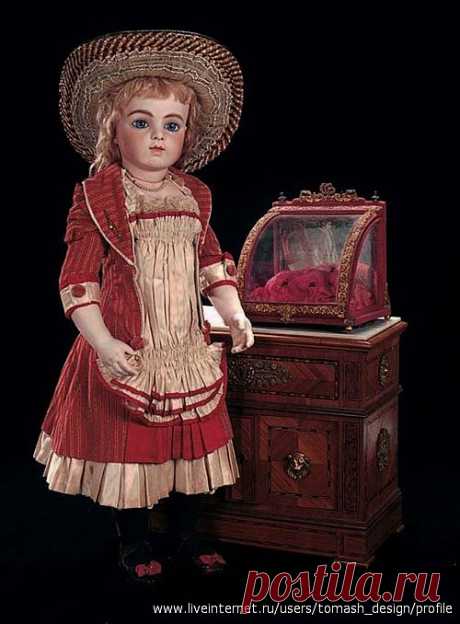 Антикварные куклы ..
