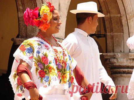 Великолепный национальный костюм - средоточие восхищения!.