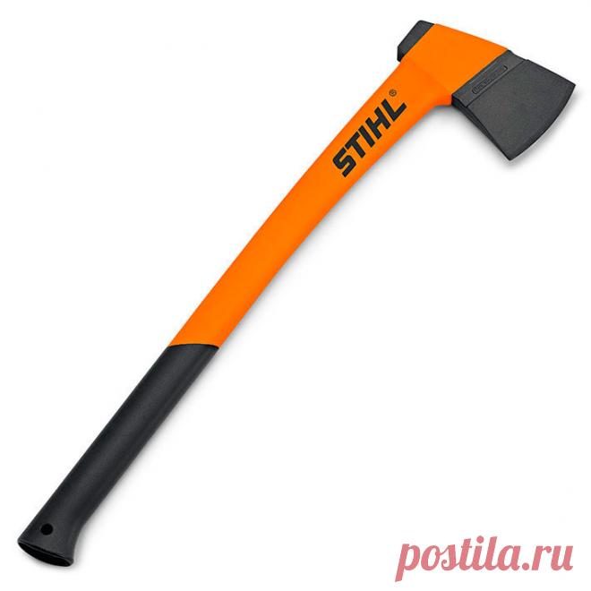 Топор с полиамидной рукояткой Stihl, 1450 гр подходит для обрубки сучьев, колки среднемерных лесоматериалов, колки средних поленьев (заготовка дров, колка лесоматериалов длиной 30 см и диаметром до 30 см).