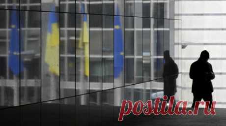 Süddeutsche Zeitung: Европа готовится к поражению Украины. Министры иностранных дел ЕС регулярно проводят встречи, где обсуждают оперативную ситуацию на Украине, а новая встреча в Брюсселе будет «более кризисной, чем обычно», сообщает Süddeutsche Zeitung. Газета отмечает, что «причиной этому является мрачная военная ситуация». Читать далее