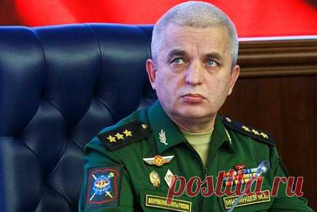 В Кремле переадресовали вопрос о возможной отставке Мизинцева в Минобороны. Официальный представитель Кремля Дмитрий Песков отказался комментировать публикации в соцсетях о возможной отставке замминистра Минобороны России генерал-полковника Михаила Мизинцева. Пресс-секретарь президента России предпочел переадресовать данный вопрос в Минобороны.