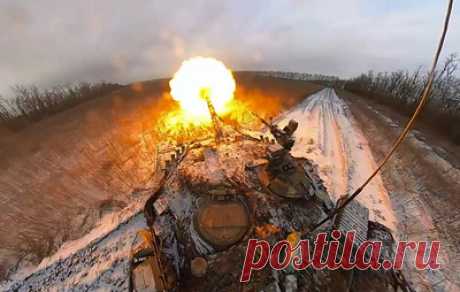 МО РФ заявило об уничтожении опорного пункта ВСУ в Запорожской области. Экипажи танков Т-80БВ группировки войск &quot;Днепр&quot; вели стрельбу прямой наводкой, координаты цели и корректировку их огня осуществляли расчеты БПЛА, отметили в военном ведомстве