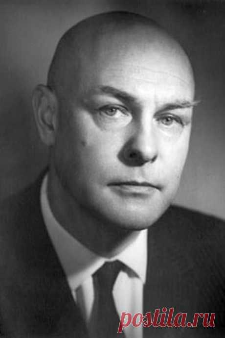 Сергей Полежаев