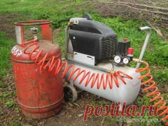 Оснащение стеклодувной мастерской. Увеличение емкости ресивера фабричного компрессора Продолжая тему оснащения рабочего места для стеклодувного дела в мастерской – одним из главных элементов для стеклодувных работ является специальная горелка. К ней предъявляются определенные требования, в числе первых – стабильный факел пламени. Питается горелка смесью горючего газа, и в числе его