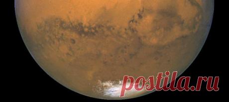 Когда-то на Марсе текли извилистые реки, плескались моря и океаны. Как могла планета, получающая маловато солнечного света, поддерживать гидросферу? Новая гипотеза ученых полагается на высотные облака из тонкого слоя льда.