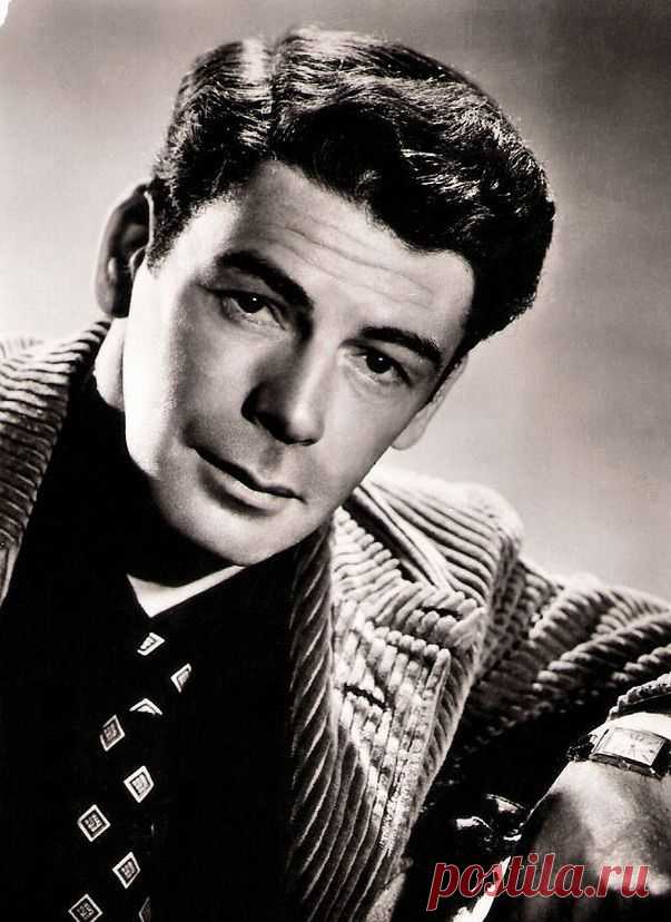 Пол Муни, 22 сентября, 1895
 • 25 августа 1967