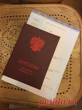 Вот и завершился один из важнейших этапов моей жизни. Этот путь длинной в 8,5 лет был полон ярких волнующих моментов, и тёмных часов уныния, окрыляющих дух подъёмов и подвергающих в отчаяние падений, приятных и не очень встреч и таких же расставаний. Путь из города-героя Севастополя через город-герой Одессу в город-герой Санкт-Петербург. Путь из гаражного панка-рокера в оперного певца, исполнившего заглавную партию на сцене главного театра России 