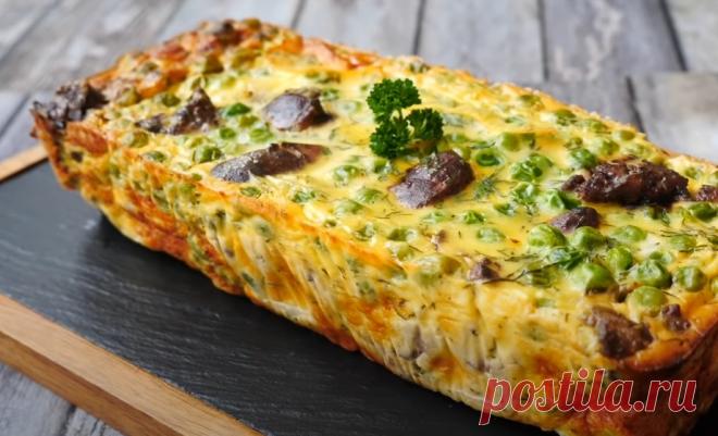 Заливной печеночный пирог Это настоящее праздничное блюдо. Пирог очень красиво смотрится, получается нежный и очень вкусный. Для того, чтобы придать ему более интересный вид и вкус в него добавлен зеленый горошек....