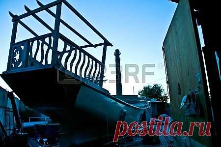 Неф, ремонт Фотография, картинки, изображения и сток-фотография без роялти. Image 25261152.