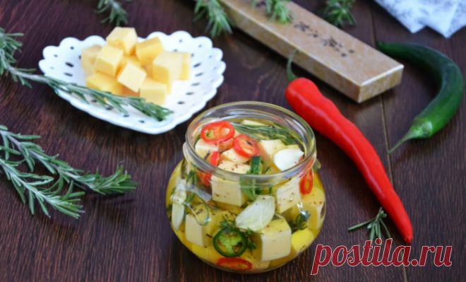 МАРИНОВАННЫЙ СЫР. Интересная и вкусная закуска! Сыр – это всегда вкусно, а маринованный сыр – вкусно вдвойне! Подавать его можно в качестве самостоятельной закуски или использовать в различных салатах. Такой сыр придаст блюду остроту вкусу, пикантность и потрясающий аромат...