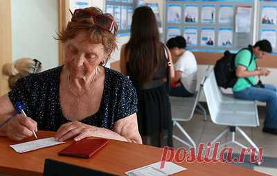 ГД вводит доплату в 1 200 рублей для пенсионеров от 80 лет и инвалидов I группы. Исключения составляют инвалиды с детства I группы, к пенсии которых производится ежемесячная выплата в связи с осуществлением за ними ухода родителем или опекуном