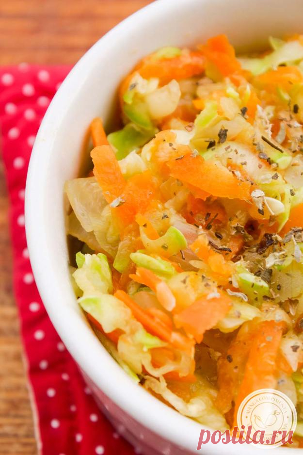 Цуккини с морковью и луком пореем