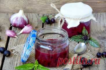 Соус к мясу из черной смородины на зиму: 10 быстрых рецептов
