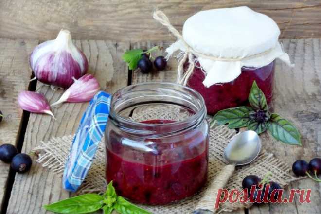 Соус к мясу из черной смородины на зиму: 10 быстрых рецептов