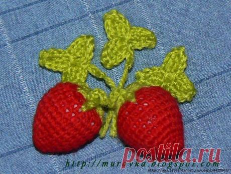 Учимся вязать клубничку Мастер-класс на пальцах