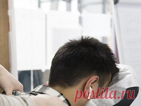 Массаж в офис 095-580-33-05,098-133-82-32
Почему массаж в офисе?
Потому что не Вы едете к нам, а мы едем к Вам. Это выгодно. Это эффективно. Это продуктивно!
Особенность проведения сеанса - возможность частично раздеваться. По сути нам нужно пространство 2 на 2 метра даже без отдельного помещения, ведь Вы будете практически одеты и коллеги не будут помехой. Такой массаж можно отнести к формату экспресс 15-30 минут