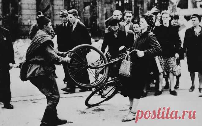 Освободители или насильники. Кто надругался над миллионами немок в 1945-м? - L!FE.ru