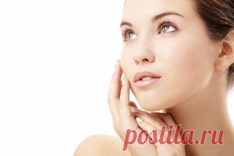 Все виды мезотерапии лица в домашних условиях и советы по проведению процедуры | Милая Я Мезотерапия — это процедура, которая позволяет продлить молодость, предупредить старение дермы, восстановить упругость тканей и их эластичность. Однако стоит эта косметологическая услуга недешево, а ощущения у пациента во время ее проведения довольно болезненные. Сегодня доступна мезотерапия лица в домашних условиях — она поможет сэкономить время и семейный бюджет, а результат будет по...