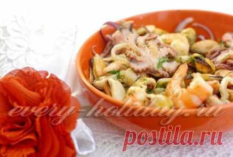 Салат из морепродуктов с мидиями и осьминогами