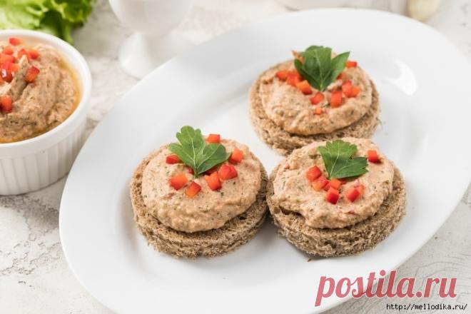 Нежный паштет из тунца, помидоров и зелени