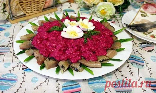 Праздничный бюджетный стол: пять шикарных закусок, которые поднимут настроение