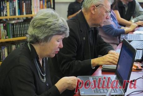 Самозанятых пенсионеров предупредили о потере ряда льгот. Если пенсионер трудится в статусе самозанятого, то он может потерять ряд льгот. Об этом в интервью агентству «Прайм» рассказал декан факультета права НИУ ВШЭ Вадим Виноградов. В первую очередь, речь идет об индексации пенсии. Виноградов напомнил, что самозанятые приравниваются к неработающим.