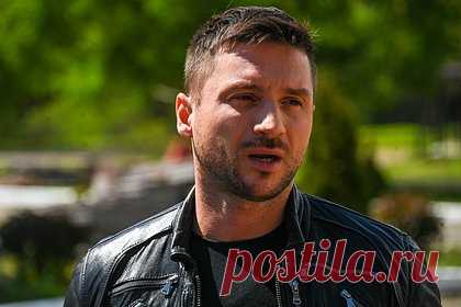 Сергей Лазарев рассказал о смерти своей бабушки. Российский эстрадный певец Сергей Лазарев рассказал о смерти своей бабушки. Артист поделился, что его близкая родственница Жанна Петровна умерла на 86-м году жизни. Лазарев добавил, что пережил «жуткую встряску», а также поведал, что его дочь Анна является копией ушедшей из жизни бабушки.