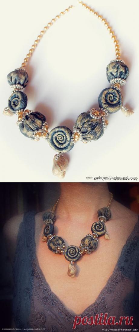 Джинсовое ожерелье из ракушек, бисера и бусин