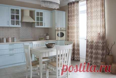 Трёхкомнатная квартира с эклектичным интерьером В оформлении этой киевской двушки дизайнер обошлась без экспериментов. Планировка с отдельной спальней и кухней-гостиной, качественная отделка, неброские узоры – подробности из первых рук.
Место: Киев...