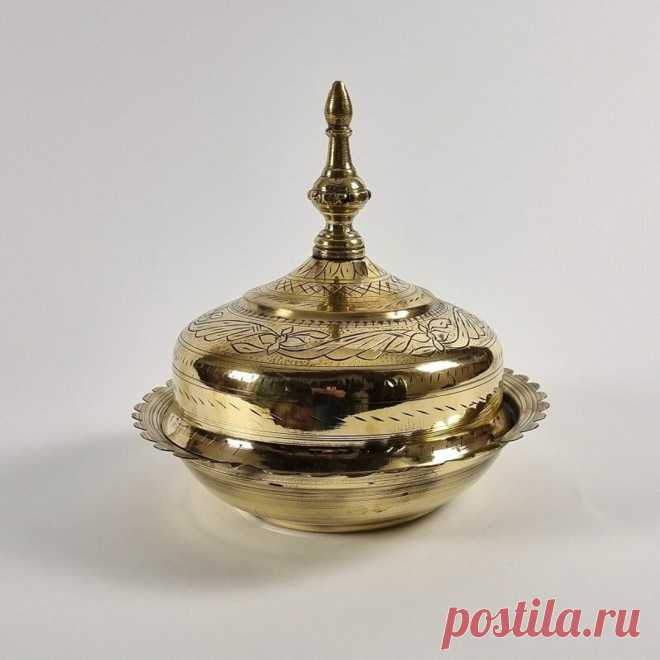 Antique Oriental Serving Cloche in Engraved Brass - Etsy This Decorative Trays item by MoodysgiftShop has 5 favorites from Etsy shoppers. Ships from The Netherlands. Listed on Apr 6, 2023