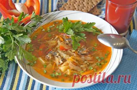 "ДИВСКОЙ" БОРЩ. Фото-рецепт Нины Стрекаловской: я не знаю, почему этот вкусный суп называется борщ, ведь он не содержит в себе ни свеклы, ни свекольной ботвы. Готовят его иноки Дивногорского монастыря. Название борща произошло от слова «диво» - чудо. Едят его, как правило, холодным, но и горячим он не менее вкусный.

Обязательный компонент этого супа - "Килька в томате", без нее суп не варится, другие консервы не подойдут. Консервы должны быть очень хорошего качества. Гото...