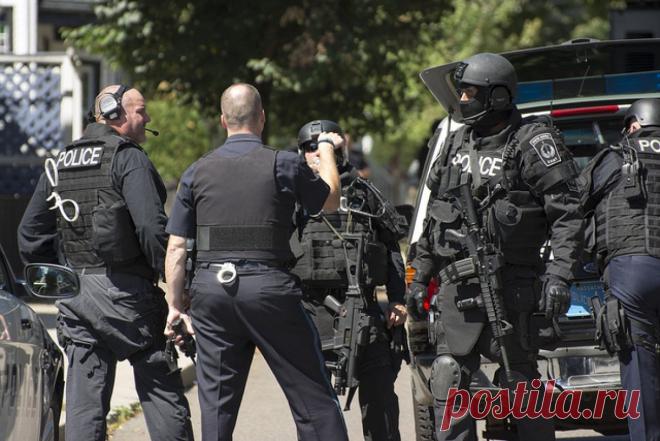 Полиция установила личность стрелявшего в университете в Лас-Вегасе. Стрелявшим оказался 67-летний профессор.