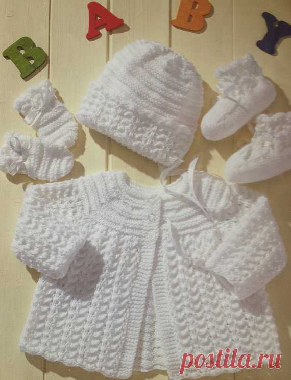 baby knitting pattern vintage matinee coat bonnet booties mittens in double knit sizes 14 16 18 20 inch chest This item is a PDF file of the knitting pattern for these gorgeous baby items.  The pattern will be available for download upon receipt of payment, for you to print out or read from your computer.  Traditional and beautiful, knit with double knitting yarn.