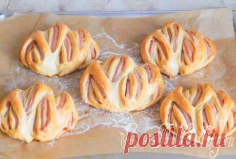 Булочки с колбасой