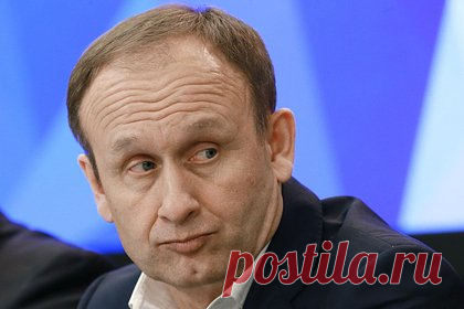 В России высмеяли отмену чемпионата мира по хоккею с мячом-2024. Член исполкома Федерации хоккея с мячом России (ФХМР), бывший главный тренер национальной команды Сергей Мяус высмеял отмену чемпионата мира года 2024 года. Мяус назвал Международную федерацию бенди (FIB) сборищем импотентов. «Это откат в пещерный век, это очень плохо», — заявил тренер.