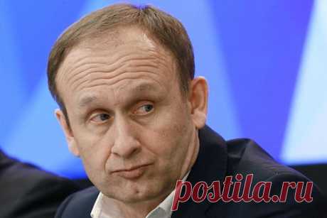 В России высмеяли отмену чемпионата мира по хоккею с мячом-2024. Член исполкома Федерации хоккея с мячом России (ФХМР), бывший главный тренер национальной команды Сергей Мяус высмеял отмену чемпионата мира года 2024 года. Мяус назвал Международную федерацию бенди (FIB) сборищем импотентов. «Это откат в пещерный век, это очень плохо», — заявил тренер.