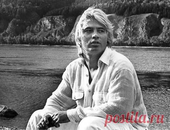 Dmitri Hvorostovsky (@hvorostovsky) on Instagram: “Krasnoyarsk, 1997 #throwback”  |  Pinterest