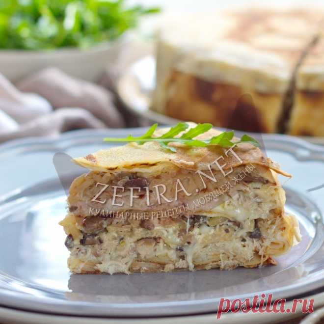 Блинный пирог с курицей и грибами Вкусный и сытный пирог, приготовленный из блинов с начинкой из курицы, грибов и сыра. Невероятно просто, необыкновенно вкусно!