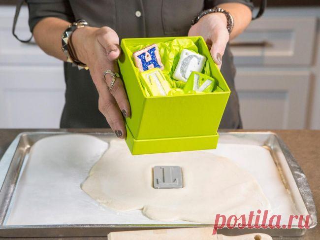 Украшения «Буквы» на елку из соленого теста